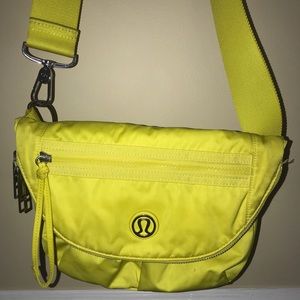 Lululemon festival bag